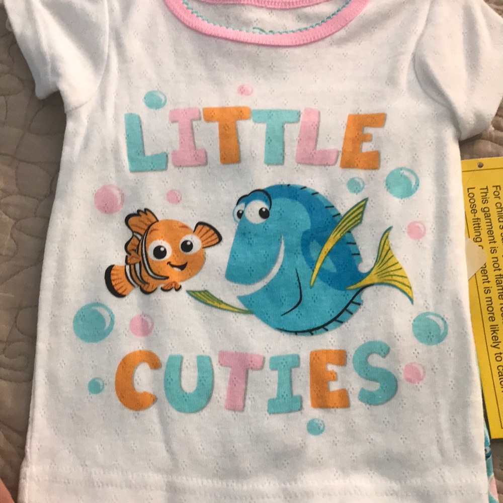 📌SOLD -New 2 piece Disney Dory & Nemo pajama set - Picture 2 of 3